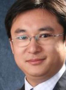 Songyuan Deng headshot